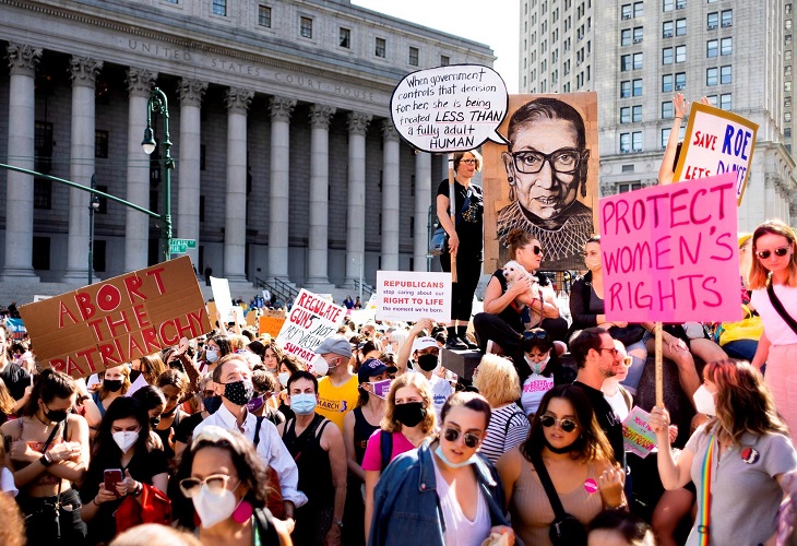 Miles de mujeres marchan en Estados Unidos en defensa del derecho al aborto