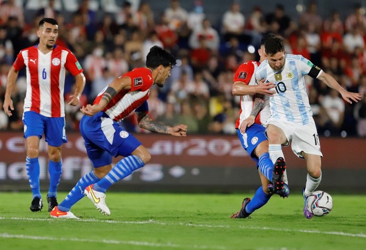 Paraguay neutraliza a Messi y a Argentina en Asunción