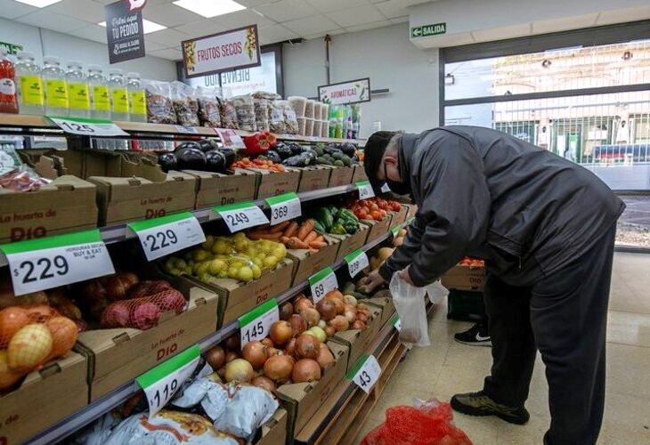 Polémica en Argentina por controles de precios sin un acuerdo con los empresarios