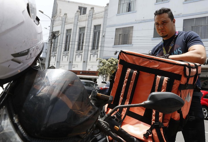 Solo 2 de cada 10 venezolanos en Perú trabaja en su especialidad