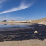 Un gran vertido de crudo golpea las playas del sur de California