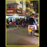 Dos carros terminaron adentro de Don Buñuelo, en Itagüí