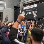 Hinchas del Newcastle celebran eufóricos que una firma saudí compre el equipo