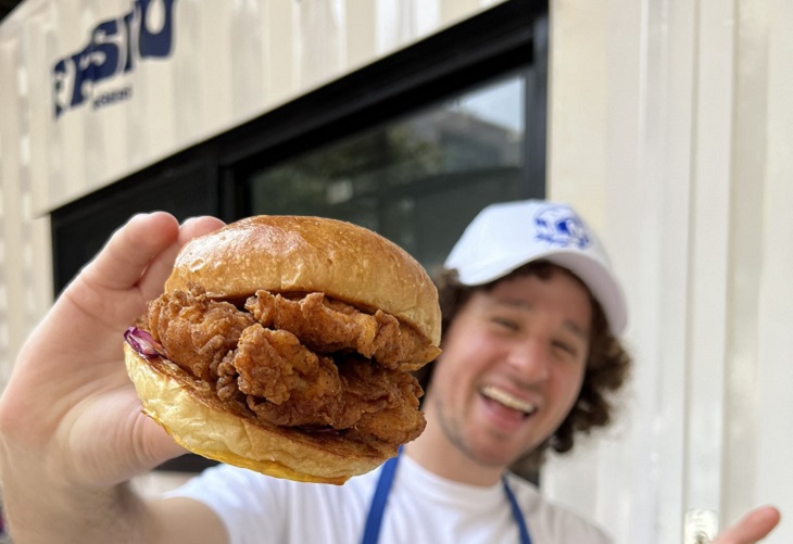 Luisito Comunica lanza ‘Fasfú burgers’ en México, Colombia y Perú