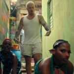 La imagen de J Balvin en 'Perra' que se ha vuelto viral y blanco de críticas
