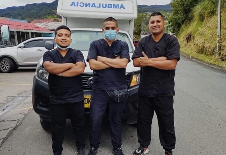Encuentran ambulancia y a sus 3 tripulantes muertos en vía Mocoa - Pasto