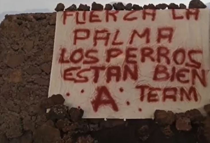 Perros atrapados en La Palma: dejan pancarta de supuesto rescate