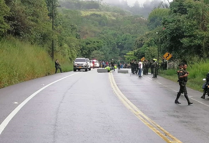 Asesinan a policías que iban en motocicleta por una vía de Santander de Quilichao