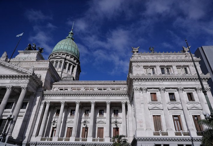 Abren los centros de votación para las elecciones legislativas de Argentina