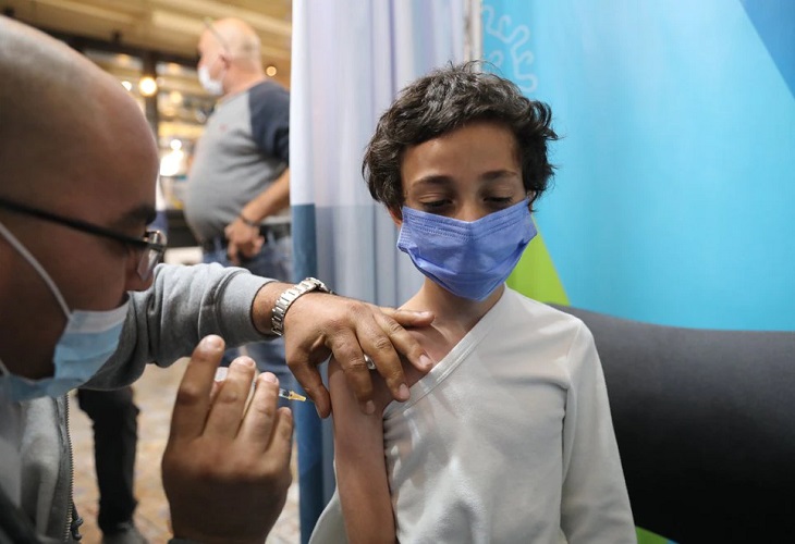 Comienza la campaña de vacunación de niños de entre 5 y 11 años en Israel