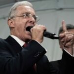Uribe - Petro