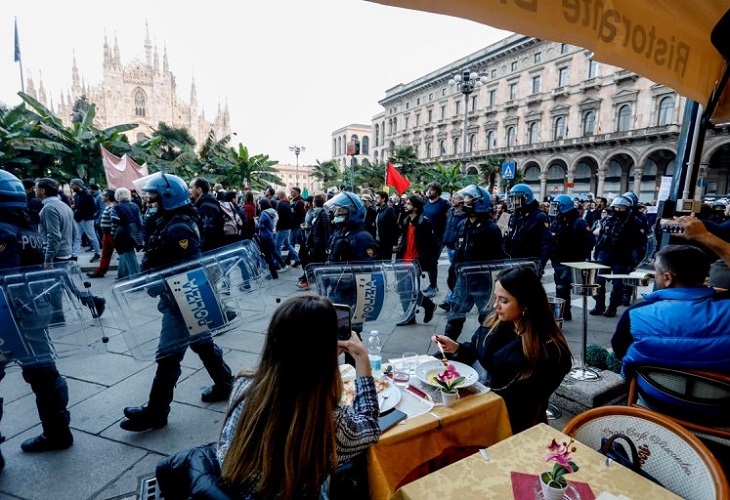 El centro de Roma, Milán y Nápoles, vetado a las protestas antivacunas
