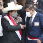 El ministro de Defensa de Perú renuncia tras polémica por ascensos militares