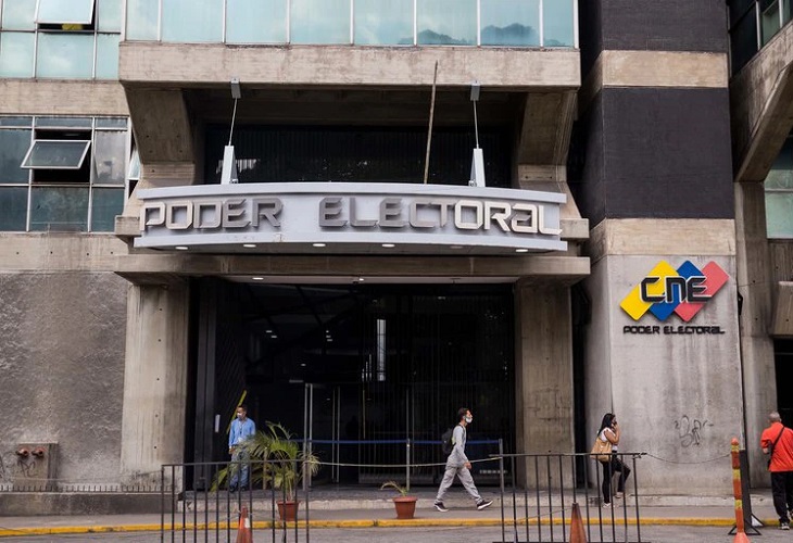 Ente electoral de Venezuela confirma 1.200 cambios en postulaciones a comicios