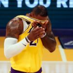 LeBron James entra en el protocolo del coronavirus y será baja en los Lakers