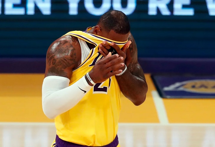 LeBron James entra en el protocolo del coronavirus y será baja en los Lakers