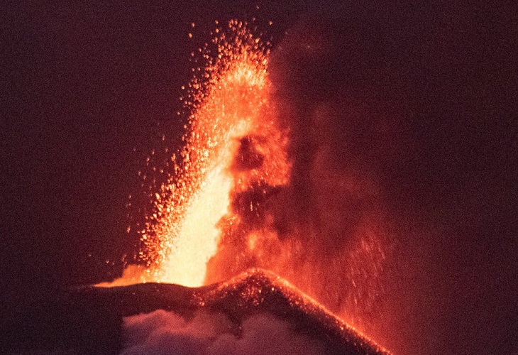 Los científicos, pendientes de si el volcán de La Palma se está reavivando