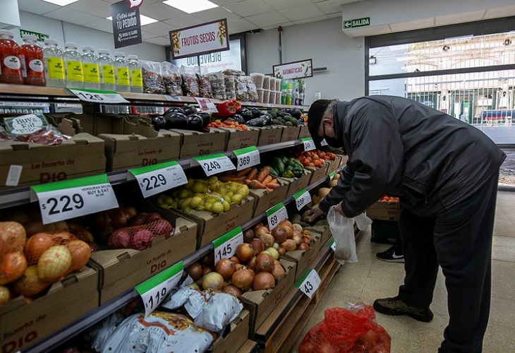 Los precios en Argentina subieron en octubre el 52,1 % interanual