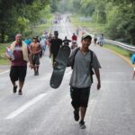 Muere de un balazo un cubano de la caravana migrante en México