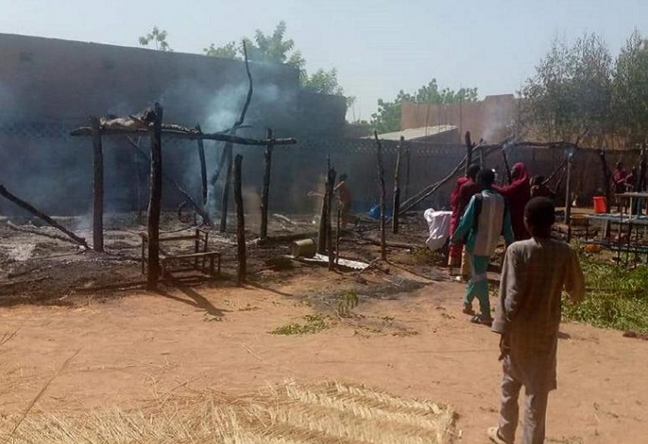 Mueren 22 niños calcinados en el incendio de su escuela en Níger