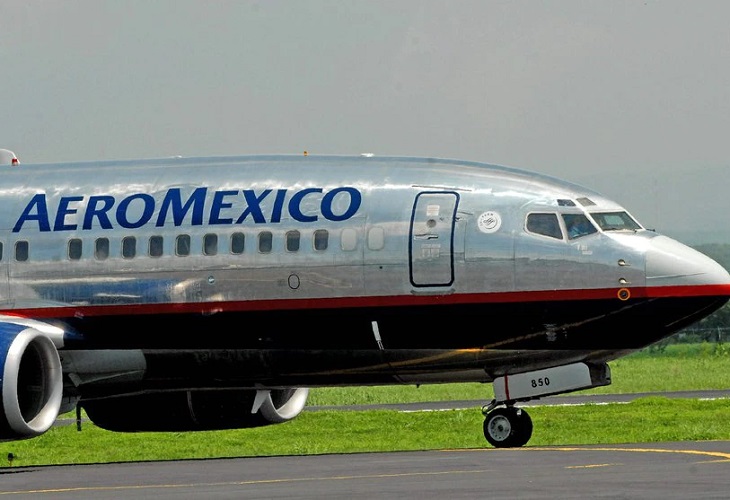 Piloto de Aeroméxico se viraliza por cantar canción de cuna en un vuelo