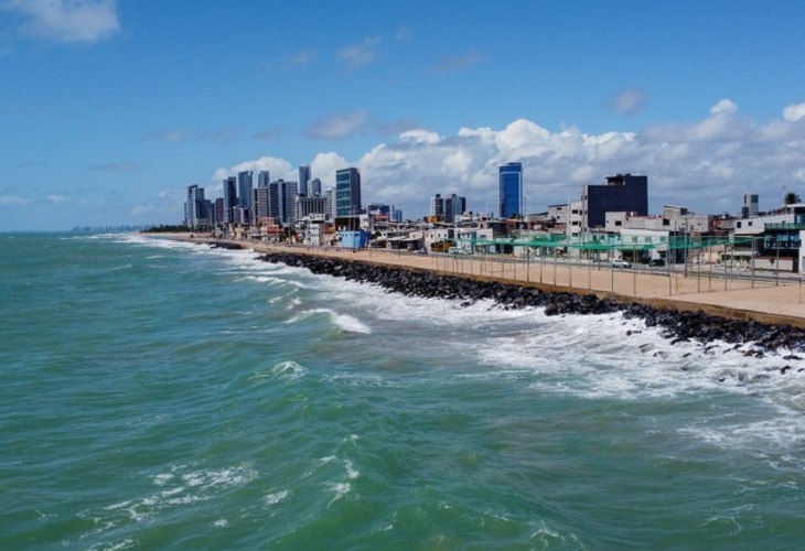 Una ciudad brasileña se moviliza ante la amenaza del mar por el cambio climático