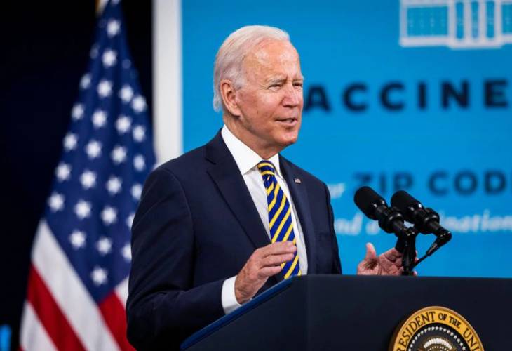 Una corte falla contra la orden de Biden para hacer la vacunación obligatoria