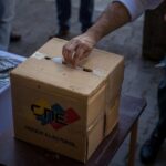 Venezuela aguarda el primer duelo electoral de chavismo y oposición en un lustro