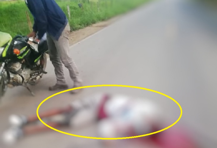 Mototaxista muerto en la vía Centro Alegre, en Planeta Rica