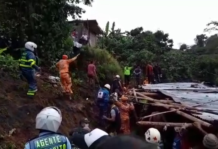 Tragedia en barrio Giraldo de Calarcá: un niño y un adulto sepultados en derrumbe