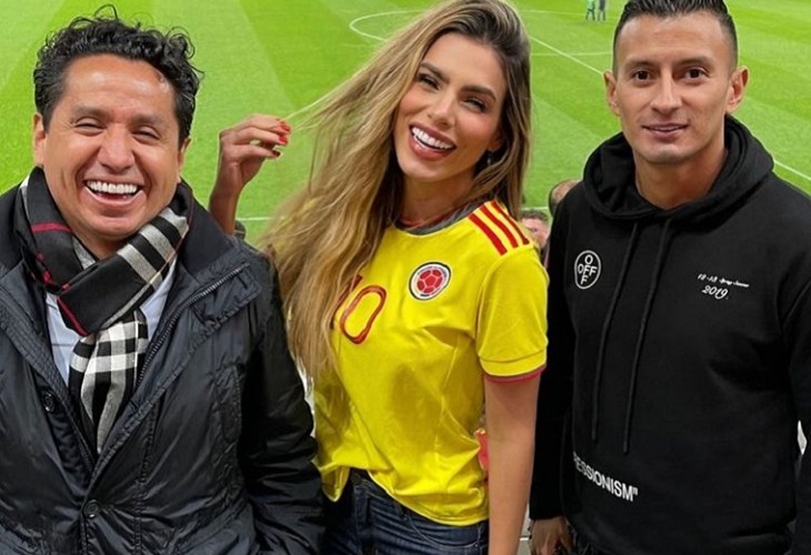 Erika Schneider aparece con camiseta de Colombia y viendo a James