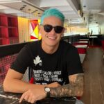 Fotos de James Rodríguez con el pelo tinturado de azul