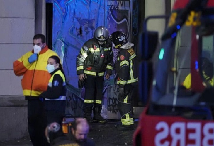 varios muertos tras incendio en plaza Tetuán de Barcelona
