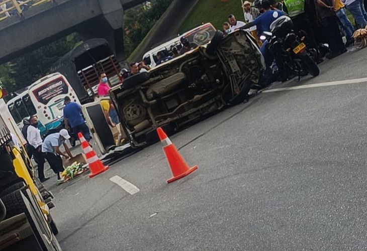 Muere una persona en brutal accidente en sector Belén, entrada a Rionegro