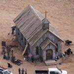 Jason Miller, trabajador de rodaje en película de Baldwin podría perder un brazo
