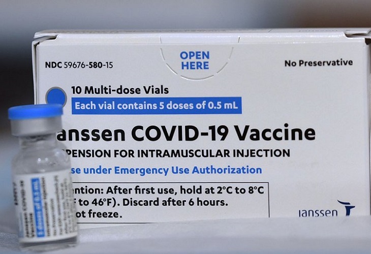CDC recomiendan las vacunas de Pfizer y Moderna antes que la Janssen