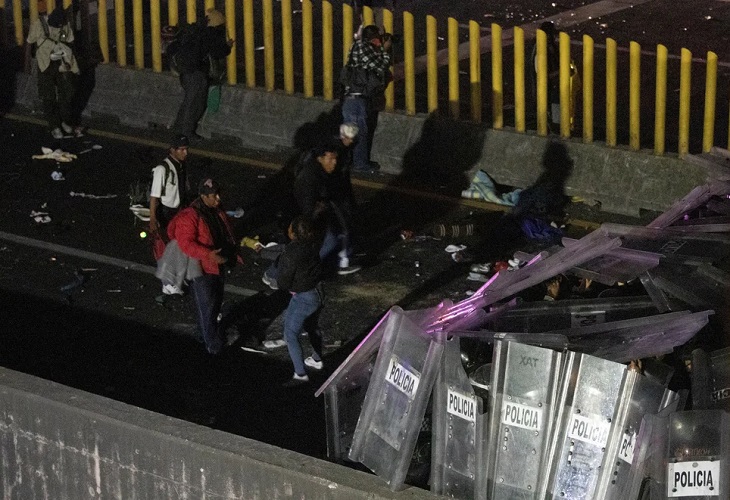 Caravana migrante llega a la Ciudad de México entre enfrentamientos