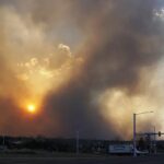 EE.UU. reporta 30.000 evacuados por los incendios fuera de control en Colorado