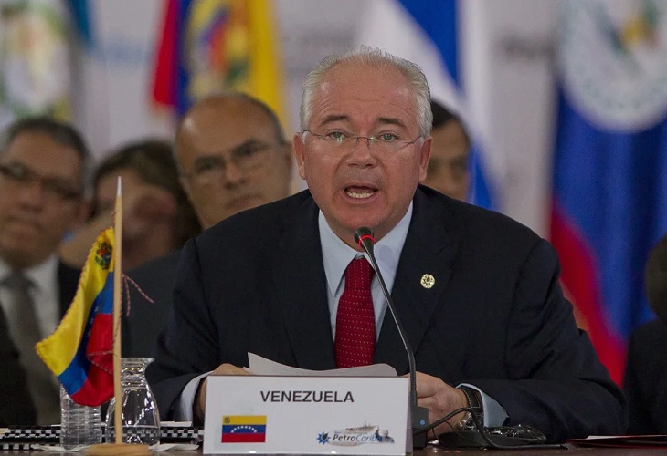 Exministro del Petróleo venezolano pide revocar a Maduro
