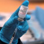 Francia registra por primera vez más de 100.000 contagios diarios