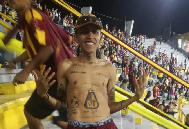 Jhon Arteaga, el hincha de Tolima asesinado por barras brava cuando esperaba un bus