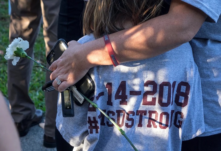 Las familias de las víctimas de la masacre de Parkland recibirán 25 millones dólares