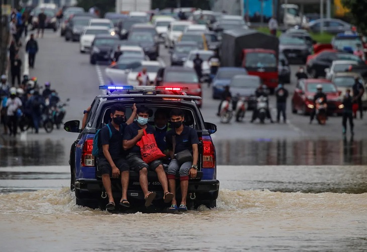 Más de 21.000 evacuados debido a las inundaciones en Malasia