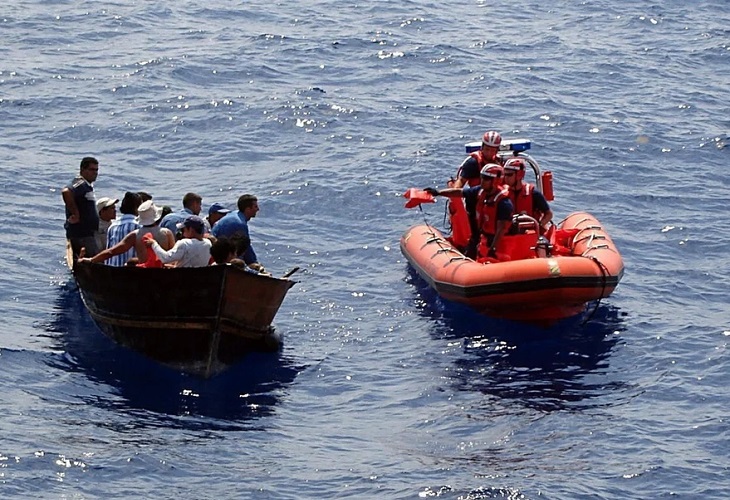 Rescatan a tres cubanos que naufragaron cerca de los Cayos de Florida