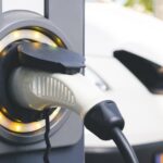 Tesla, Peugeot, Toyota y Dacia se reparten el mercado de electrificados y GLP