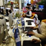 Weibo, el 'Twitter chino', cae más de un 6 % en su debut en Hong Kong