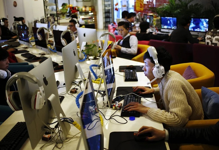 Weibo, el 'Twitter chino', cae más de un 6 % en su debut en Hong Kong