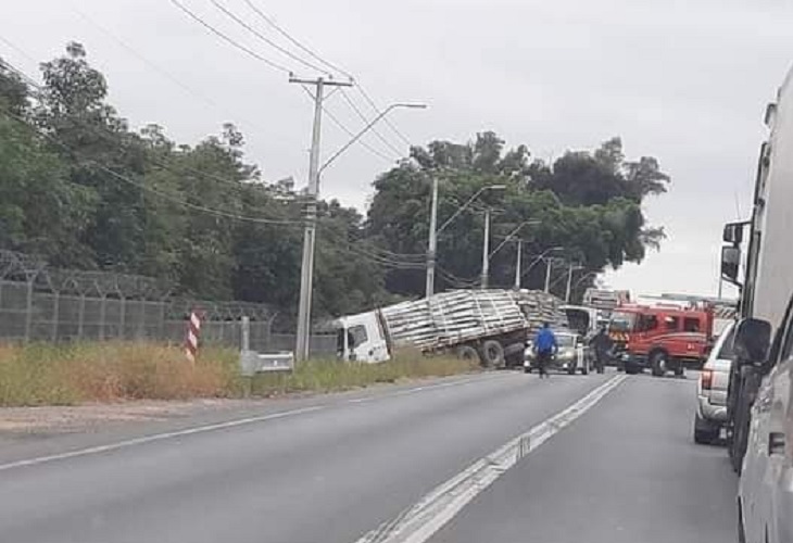 Mueren 8 personas en accidente múltiple en la Ruta H66 de Peumo