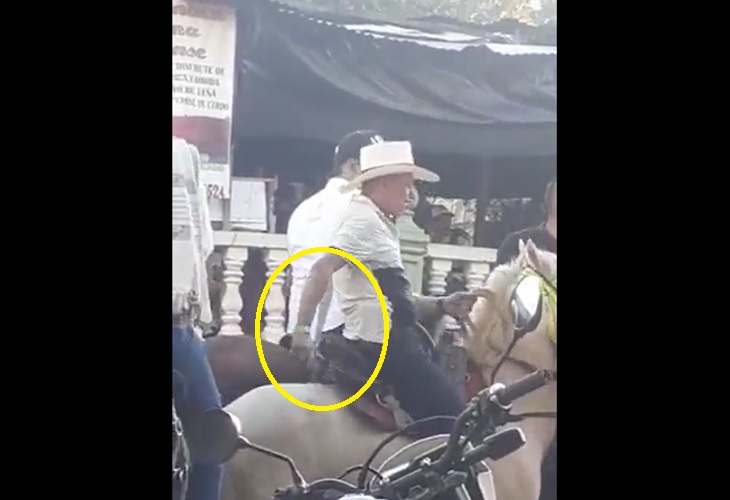 Amenazan a quien subió video de maltrato a caballo con taser en Icononzo
