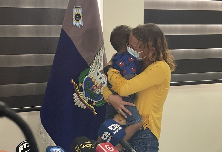 Niño de 1 año robado por niñera en Colombia apareció golpeado en Guayaquil